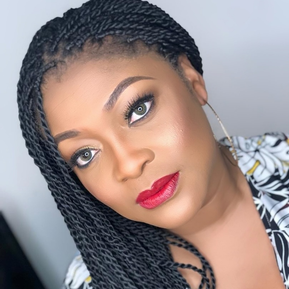 Meet your Posher, Dee